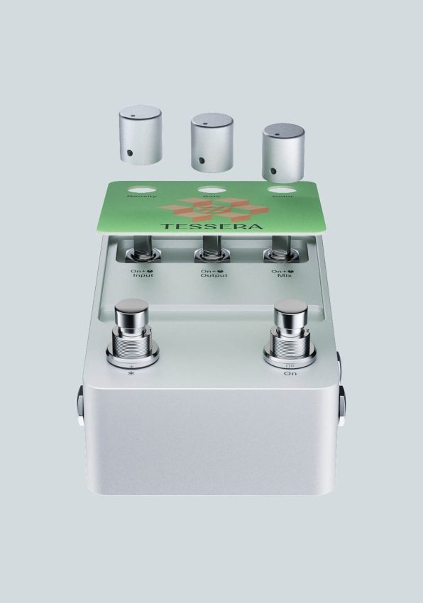 Magnetic Faceplate Close-up of the Polyend Endless magnetic swappable faceplate system showing a blank plate being removed to reveal the high-quality build underneath