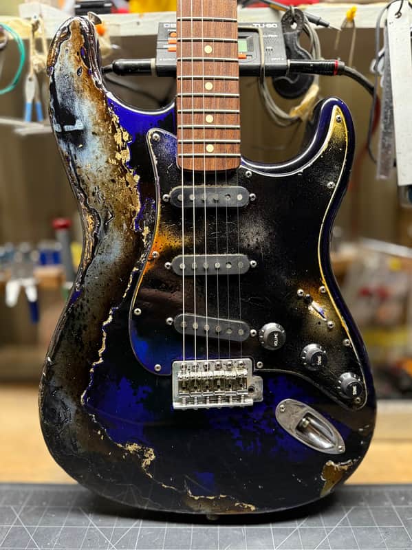 Fender Stratocaster Midnight Monarch Purple:Gold Leaf Heavy Relic