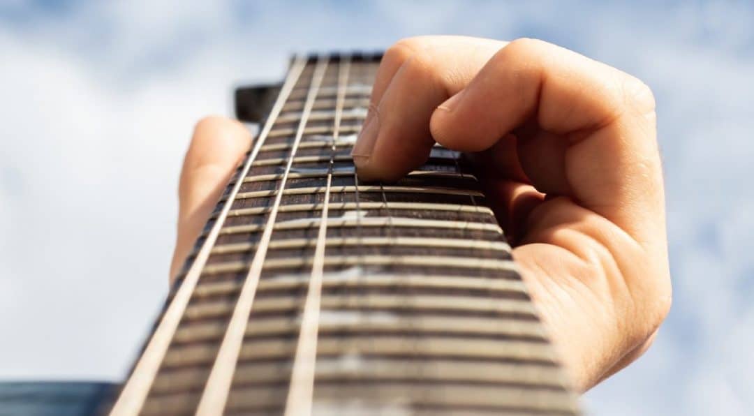 Mastering the Guitar Fretboard- A Comprehensive Guide