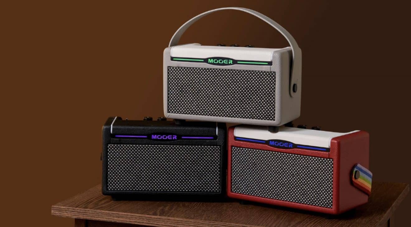 Mooer SD10i Compact Powerhouse Takes on Positive Grid Spark Guitar Bomb